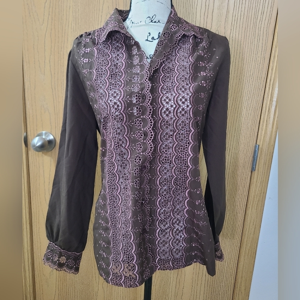 Vintage 1970s Lee Mar Pageant Cottagecore Grannycore Embroidered Boho Button Top